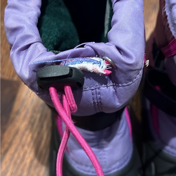 COPY - One season used kids snow sorel boots. - Picture 6 of 6